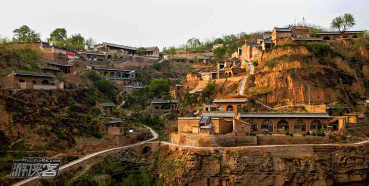 秦晉大地風(fēng)云起，五一假期我去住窯洞