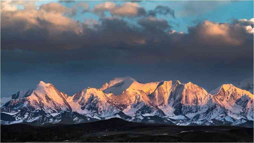 雅江高爾寺山黑石城景色如何？