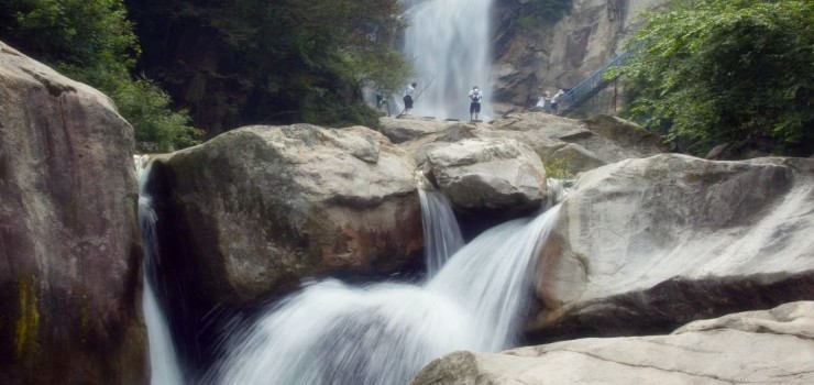 六羊山通天河景區(qū)